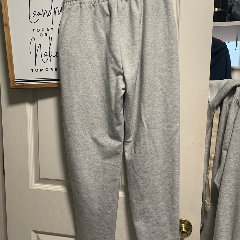 Fabletics gray V-neck oversized hoodie with matching sweat pants size Small - Picture 7 of 8